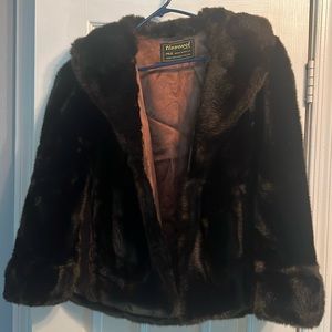 VINTAGE FAUX CAPE